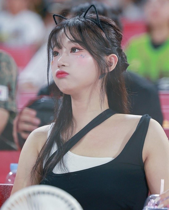 韩国“三振舞”拉拉队女神 可爱颜值加活力舞姿-第6张图片