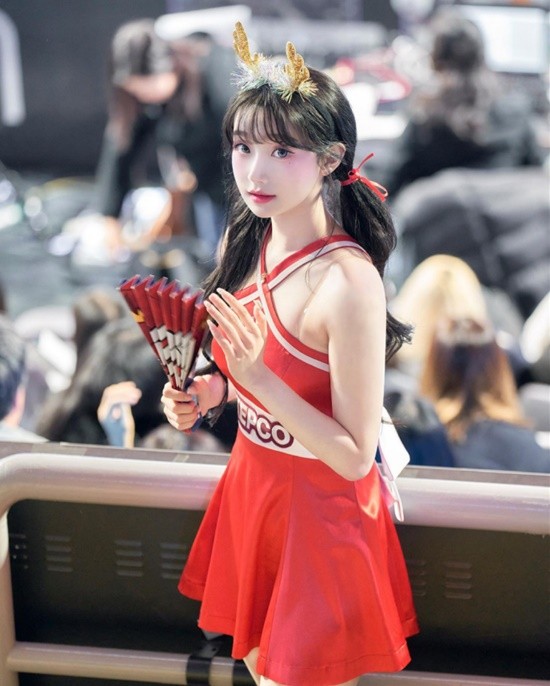 韩国“三振舞”拉拉队女神 可爱颜值加活力舞姿-第1张图片