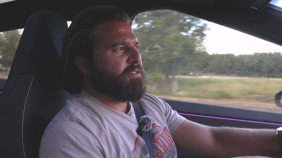 油管博主给Cybertruck装重机枪!化身《光环》疣猪号-第6张图片