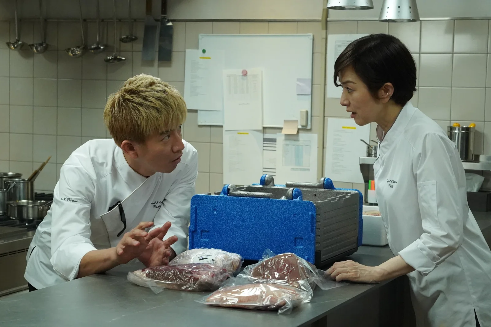 电影《巴黎大饭店》公开新预告片，冬季上映-第1张图片