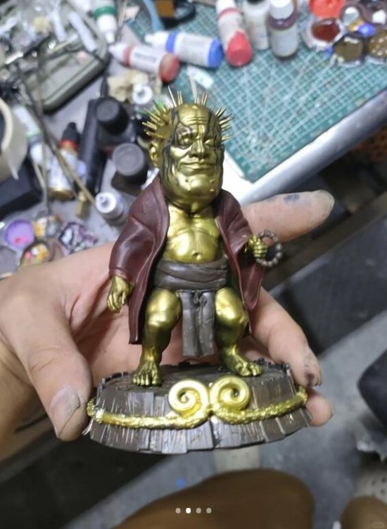 玩家自制《黑神话：悟空》金大头手办 还有网友求“大头亲嘴”版-第2张图片