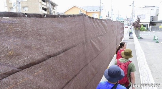 日本小镇升级“拉网”遮挡富士山：不堪游客骚扰破坏-第2张图片