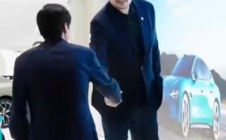 最猛身高差：姚明参观小米科技园