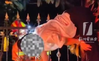 腰子一疼：女子翻围栏摘枇杷被铁刺扎进腰部8cm