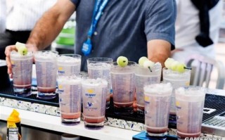 美网公开赛的网红饮料一杯163元 观众边嫌贵边掏钱