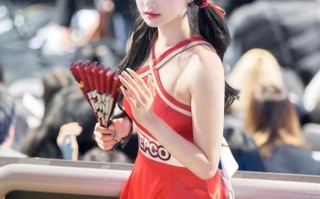 韩国“三振舞”拉拉队女神 可爱颜值加活力舞姿